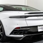 Vehicle photograph 32