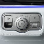 Vehicle photograph 104