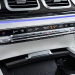 Vehicle photograph 95