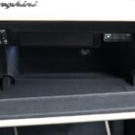 Vehicle photograph 80