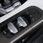 Vehicle photograph 104
