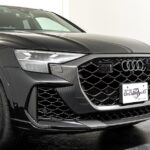 Vehicle photograph 11
