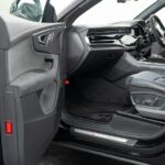 Vehicle photograph 43