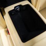 Vehicle photograph 68