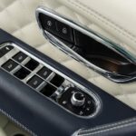 Vehicle photograph 105