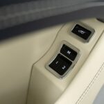 Vehicle photograph 107