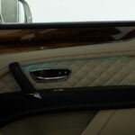 Vehicle photograph 118