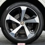 Vehicle photograph 124