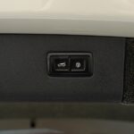Vehicle photograph 72