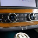 Vehicle photograph 90